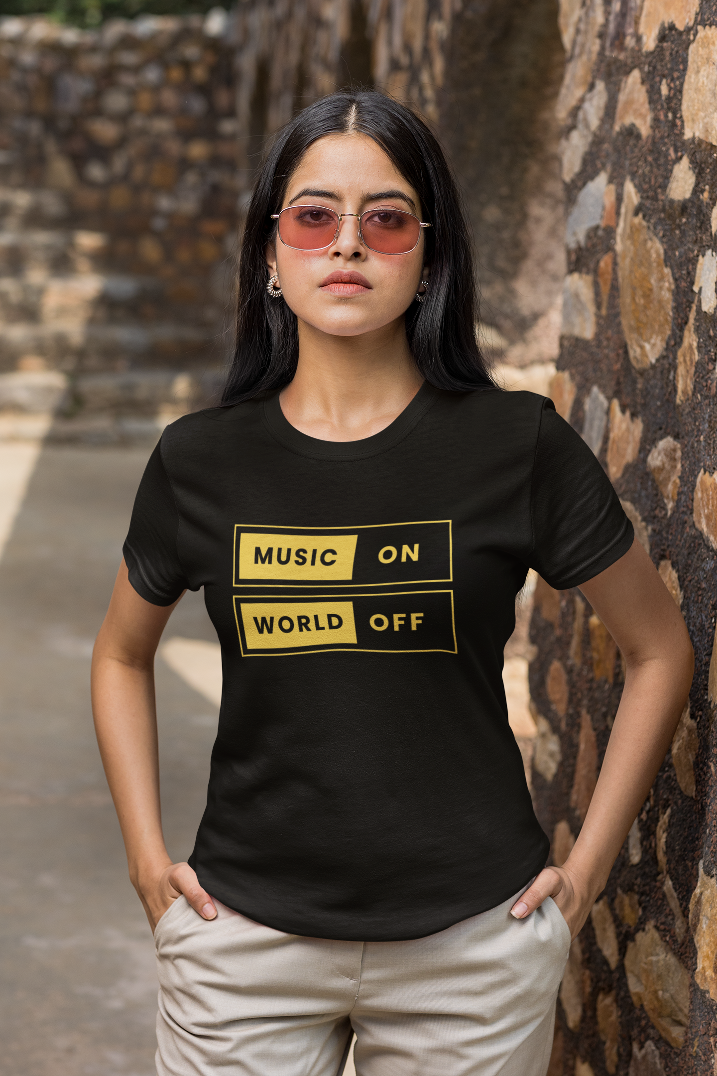 Music On, World Off - T-shirt